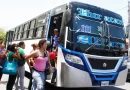 buses, transporte, pista san juan pablo, gente subiendo bus, personas tomando transporte managua, pista san juan pablo ii, construccion carretera