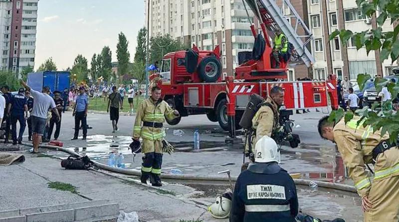 video, personas,incendio, saltan, ventana, edificio