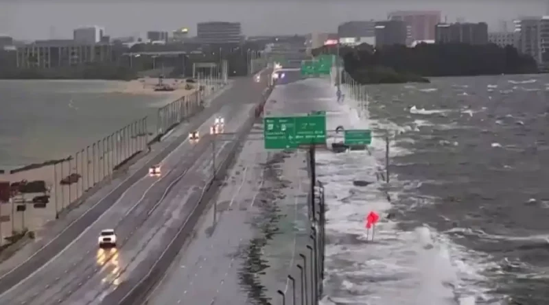 huracán, Idalia, video, impactante, paso del huracán, golpea, Florida, magnitud de su furia, costa, puente, península, Estados Unidos,