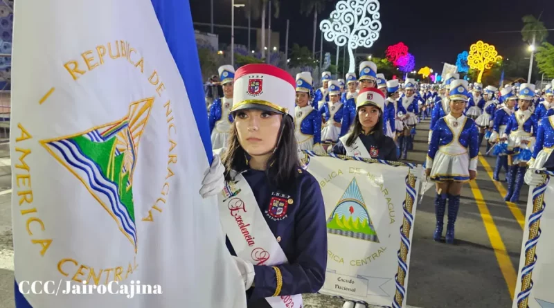 daniel ortega, rosario murillo, desfile patrio 2023, nicaragua, estudiantes,