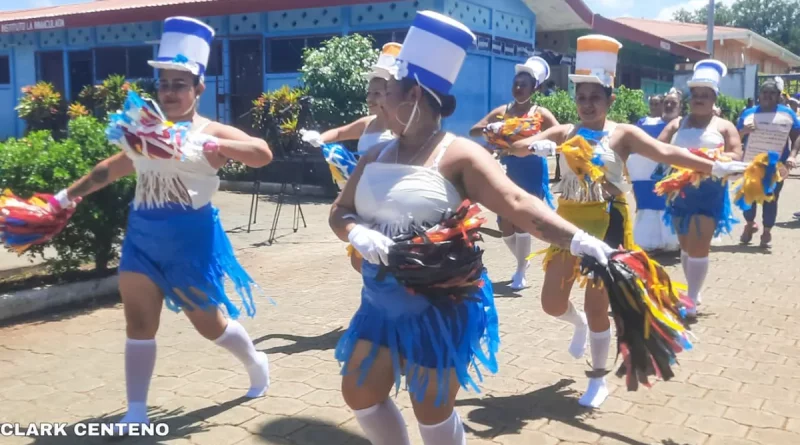 nicaragua, tipitapa, privadas de libertad, desfile patrio