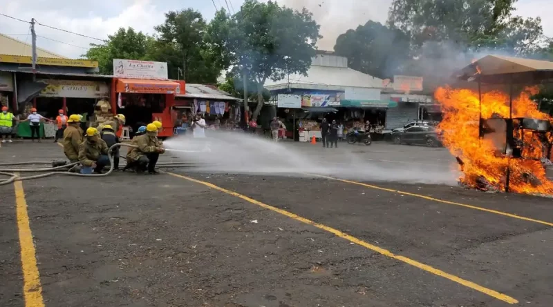 mercado, Roberto Huembes, capacitación, ejercicio, preparación, bomberos unidos, incendios, respuesta, comerciantes,