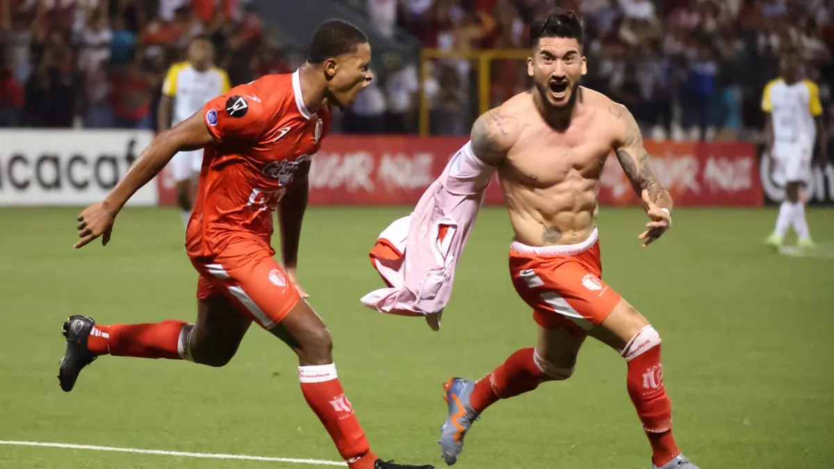 Real Estelí y Club Atlético Independiente