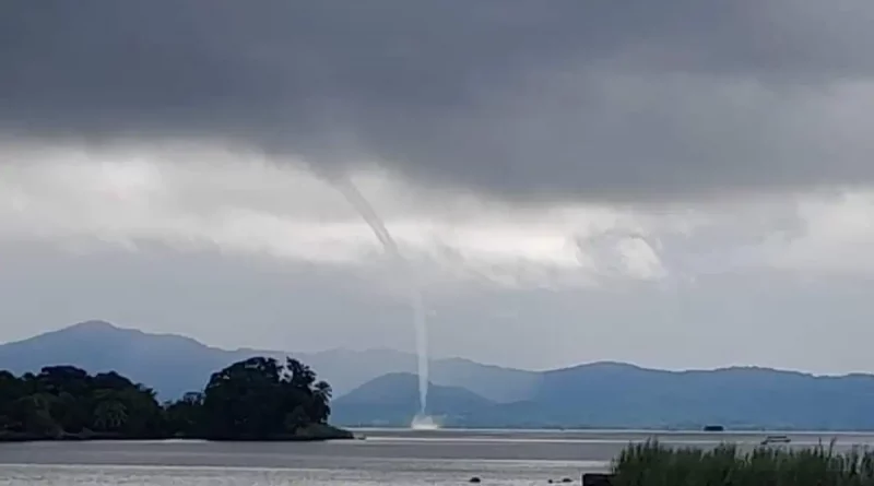 tromba marina, Granada, lago cocibolca, captan, entre, isletas de granada, isla zapatera, Nicaragua, fenómeno, meteorológico,