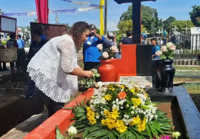 cementerio oriental, nicaragua, alcaldesa de managua, reyna rueda, heroes y martires, dia de los muertos, 2 de noviembre, dia de los difuntos,
