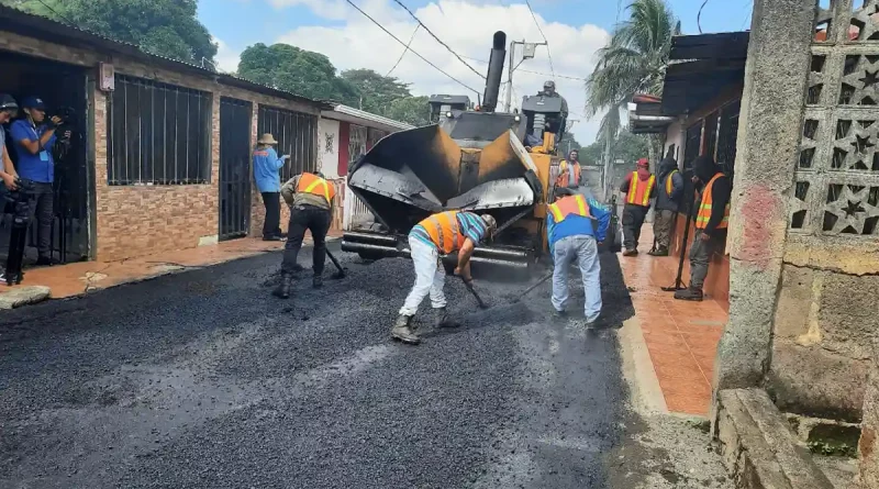 nicaragua, calles para el pueblo, managua, alcaldia de managua, villa reconciliacion norte, alma, calles, reparando, programa,