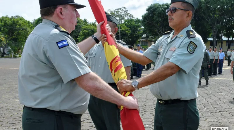 bandera, ejercito de nicaragua, nicaragua, mando, traspaso, generales,