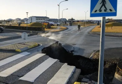 grieta, enorme, Grindavik, Islandia, emergencia volcánica, ciudad, pesquera, volcánica, calle, partido, 15 kilómetros, atraviesa, sismos, enjambre,