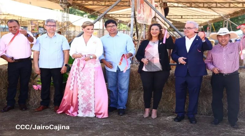 nicaragua, feria ganadera, autoridades, gobnierno nde nicaragua, corte de cinta, managua, feria, ganado,