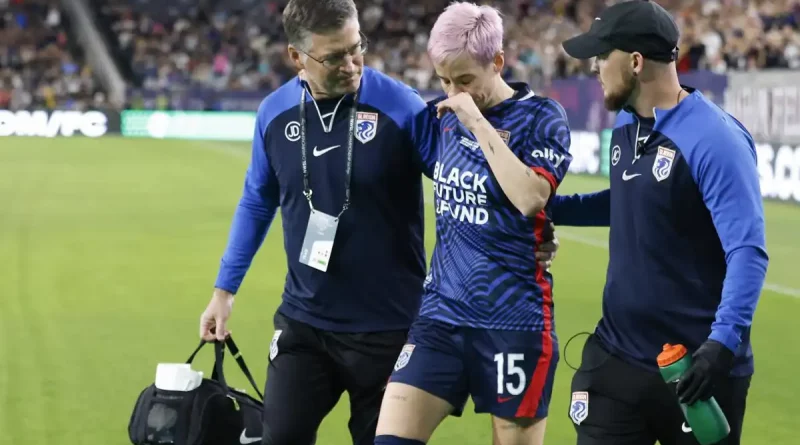 futbolista, estadounidense, Megan Rapinoe, partido de despedida, lesiona, tras sufrir, declaraciones, polémica, genera, redes, usuarios, divididos, es la prueba de que no hay Dios, fútbol femenino,