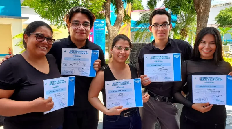 graduacion, inatec, Centro, Cultural. Politécnico, José, Coronel, Urtecho