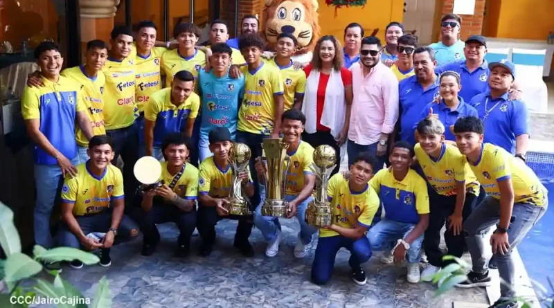 alcaldia de managua, fc managua, campeones 2023, deporte, reyna rueda, enrique armas, promocion del deporte, jugadores,