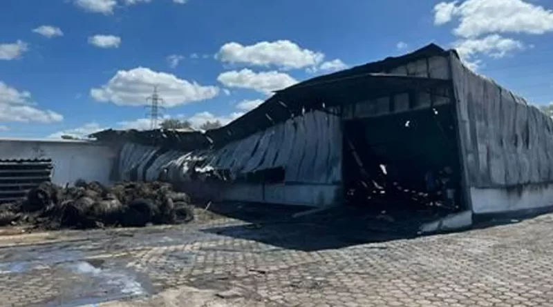 bodega metalurgica, hermanos martinez, incendio, managua, nicaragua,