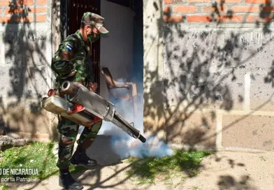 ejercito de nicaragua, chinandega, nicaragua, fumigacion, efectivo militar, aplicacion de bti,