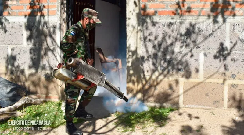 ejercito de nicaragua, chinandega, nicaragua, fumigacion, efectivo militar, aplicacion de bti,