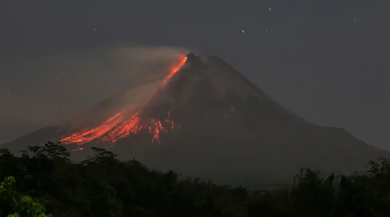volcan, montaña de fuego, erupcion, marapi, indonesia, isla, causa, muertos, alpinistas, perdieron la vida,