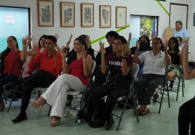 estudiantes, nicaragua, lenguaje de señas, ucn, ministerio de la juventud