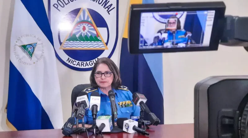 poicia nacional, nicaragua, plan de seguridad, resultados, conferencia de prensa, jefa de relaciones publicas, comisionada general, vilma rosa, informando, presenta, microfonos, logo, bandera,