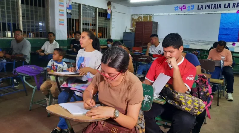 educacion nocturna, nicaragua, estudiantes, mined, centro escolar villa libertad,