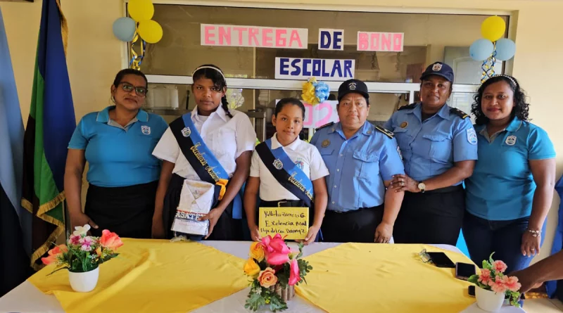 nicaragua, caribe norte, policia nacional, paquetes escolares