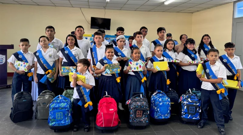 utiles escolares, ciclo escolar 2024, policia nacional de nicaragua, matagalpa, nicaragua