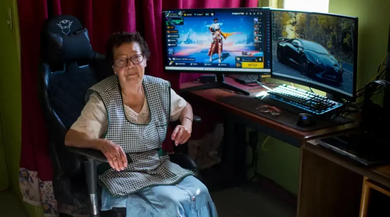 abuela, abuelita, Mami Nena, Free Fire, sufría depresión, convirtió, inspiración, videojuego, sensación, gamer, superó depresión, computadoras, pantallas, escritorio,
