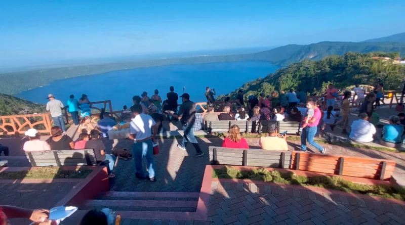 mirador de catarina, turistas nacionales, turistas extranjeros, masaya, nicaragua