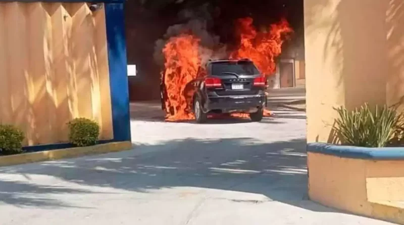 camioneta, incendia, llamas, entrando a un motel, ingresaban, camioneta negra, Puebla, Motel la Sabana,