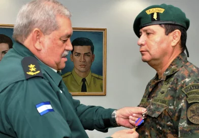 nicaragua, ejercito de nicaragua, condecoración,