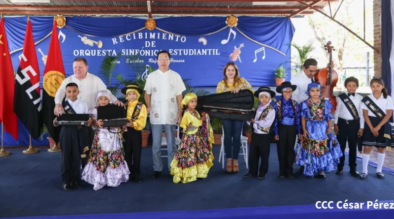 embajada de China, nicaragua, china, entrega de orquesta, orquesta municipal, nicaragua, educación, granada, dirimo, centro escolar,