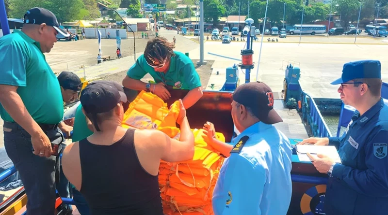 fuerza naval, ejercito de nicaragua, isla de ometepe, inspeccion de embarcaciones, nicaragua