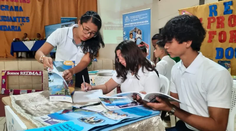 MINED, estudiantes, Programa de estudiantes mentores, REDMAS, educación secundaria, red nacional, mentoría, mentoría en pares,