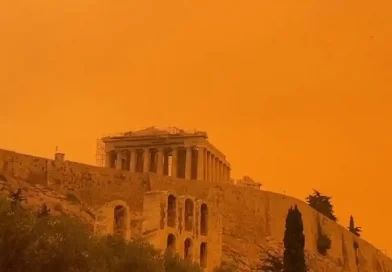 Atenas, Grecia, polvo del Sahara, cielo naranja, atmósfera naranja, manto naranja, cielos se tiñen, fenómenos climático, nubes de polvo, contaminación,