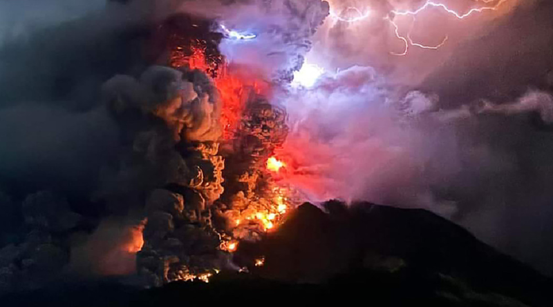 erupcion, volcan,indonesia, irreal, video