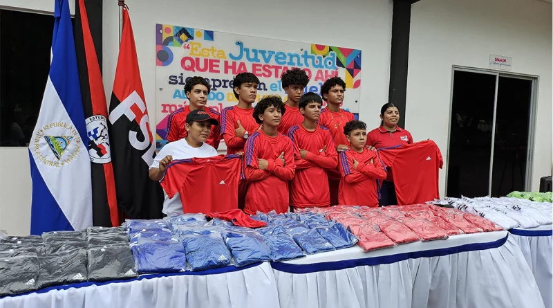 nicaragua, movimiento deportivo alexis argüello, uniformes, deportes,