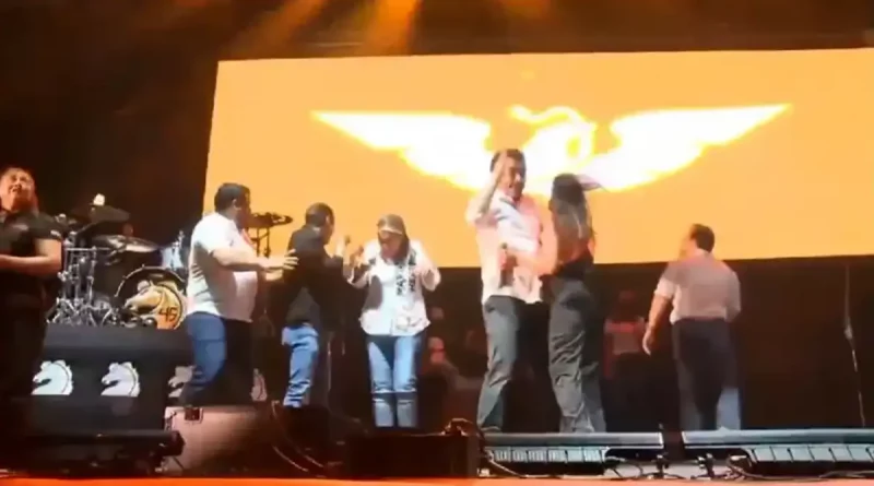 derrumbe, muertos, heridos, México, escenario, acto político, Movimiento Ciudadano, cierre de campaña, Nuevo León, lesionados,