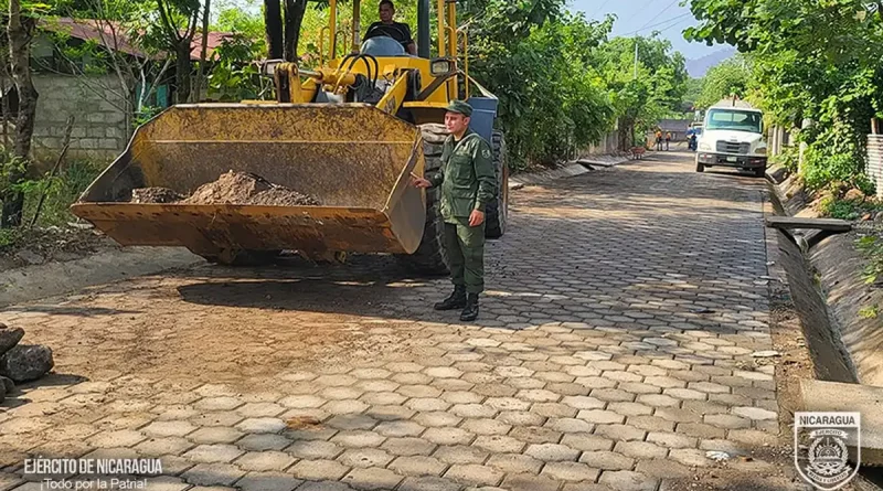 adoquinado, inauguración Ejército de Nicaragua, Larreynaga, comunidad, escaladora, limpieza,