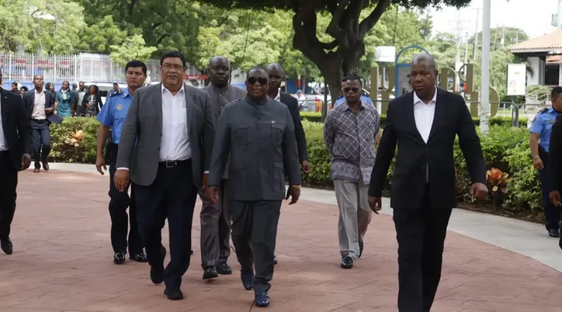 delegación Zimbabue, vista, Plaza de la Revolución, recorrido, Revolución Sandinistas, 45 aniversario, 45 años de Revolución, Nicaragua, zimbabue, delegación, revolución,