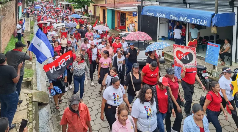 El Sauce, León, celebra, caminata, roja y negra, 45 años, liberación, 45 aniversario, familia, población,