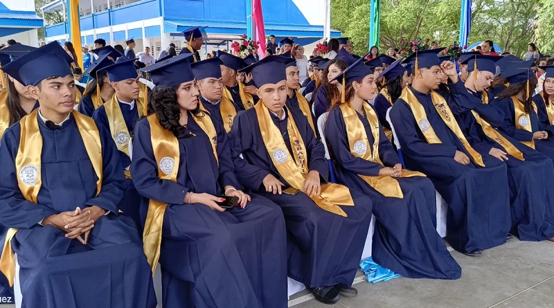 nicaragua, colegio luxemburgo, bachilleres, graduacion,
