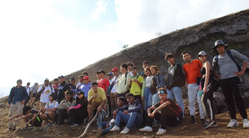movimiento ambientalista guardabarranco, universitarios, leon, volcan el hoyo, nicaragua, senderismo nicaragua