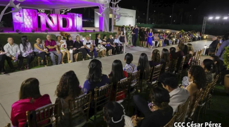 nicaragua diseña, pasarela, mujeres en el arte, dia internacional de la mujer, moda, camila ortega,