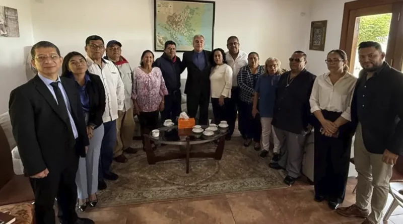 nicaragua, delagacion, libro de condolencias, irán