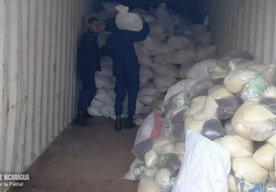 Ejército de Nicaragua , descargue, paquete alimenticios, Bluefields,