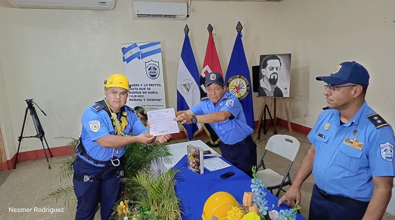 bomberos unidos, nicaragua, clausura, curso, rescate vertical,