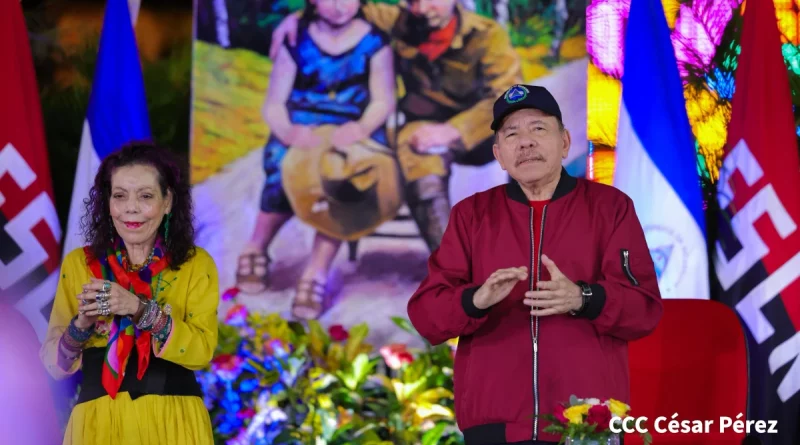 Comandante Daniel Ortega, rosario murillo, Nicaragua, entrega de buses, Nicaragua, china,