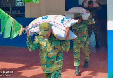 ejercito de nicaragua, juigalpa, incendio forestal, centro escolar pablo hurtado, comunidad hato grande, alimentos escolares, mined, chontales, ayuda humanitaria