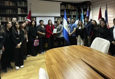 embajada de nicaragua, sandino, turquia, homenaje,