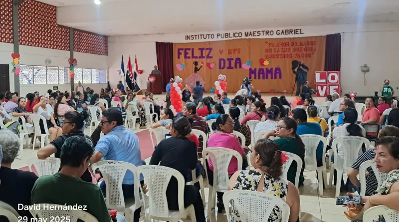 díade las Madres, celebración, Instituto Maestro Gabriel, Managua, educación, maestras,