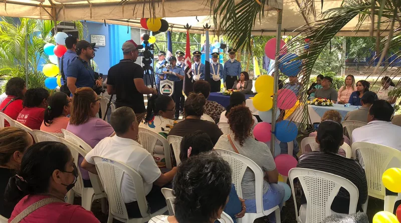 nicaragua, policia nacional nacional, comissária de la mujer, distrito 2, mujer